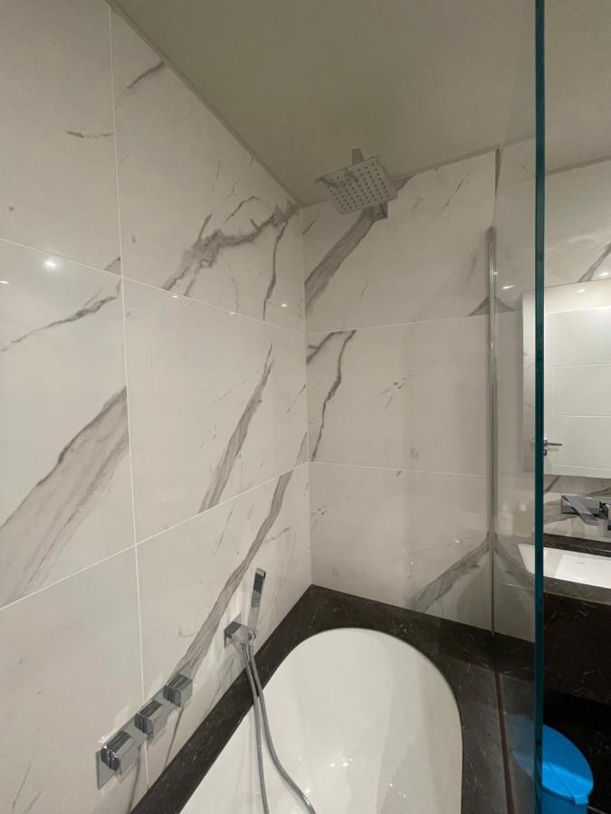 Sophisticated 1Br, 1 Ba Chigwell Designer Flat Chcl F2 Apartment Exterior photo